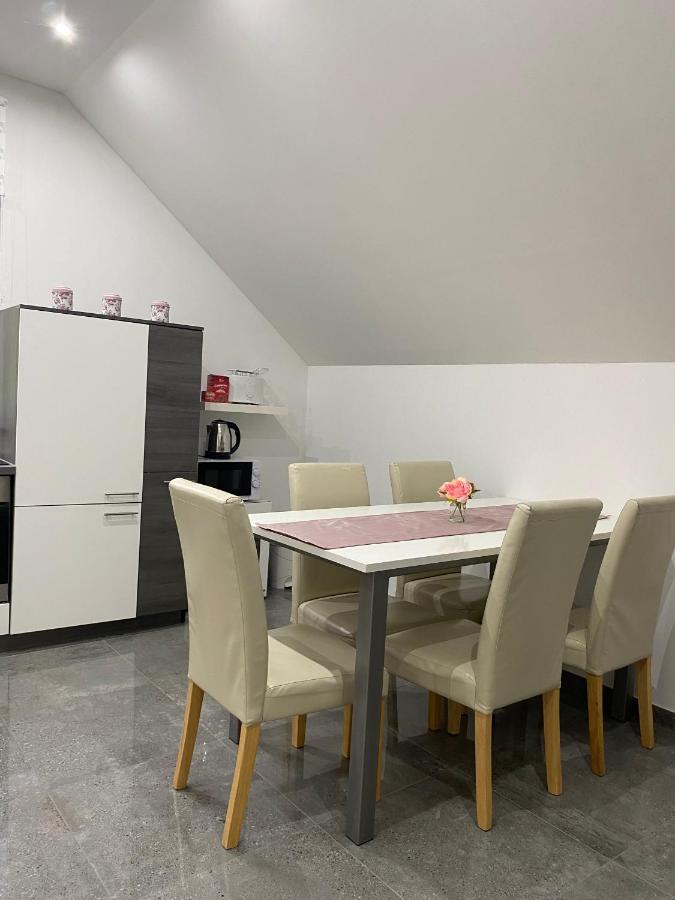 Apartma Azurre Postojna Eksteriør bilde